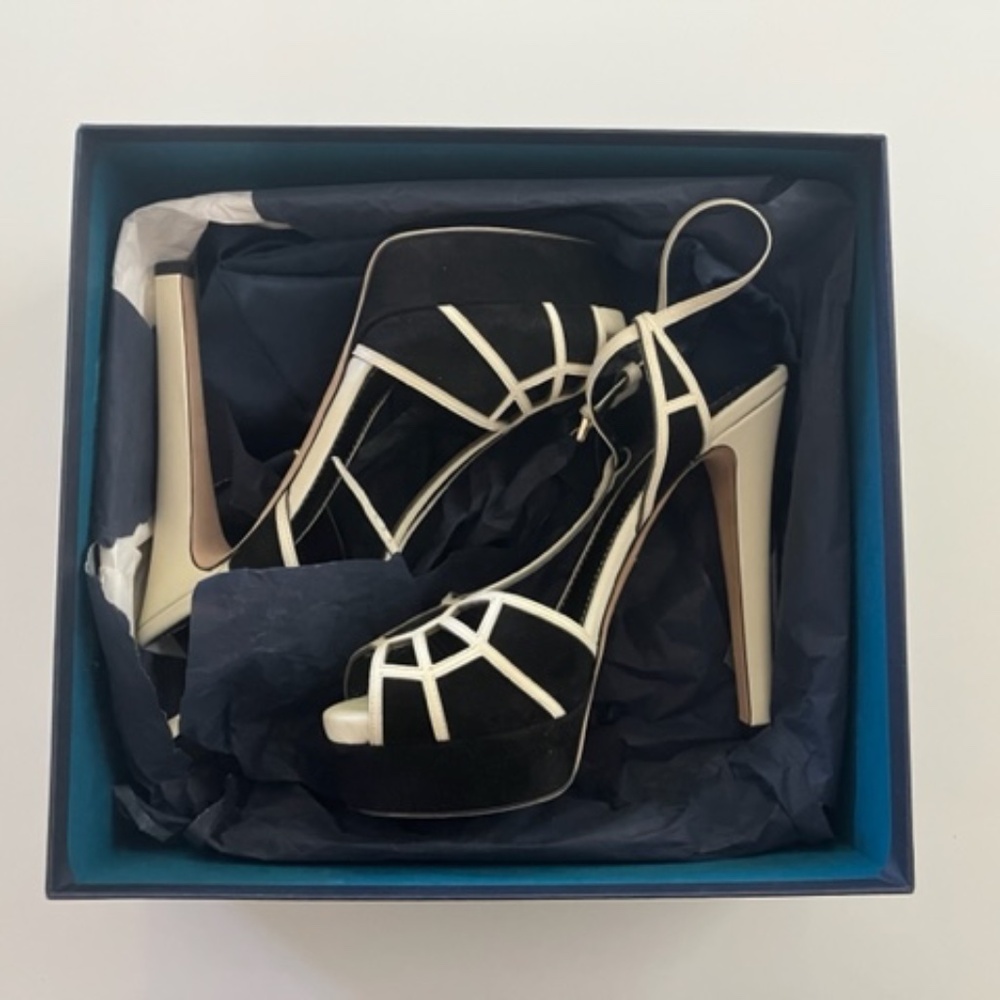 Sergio Rossi stunning Varenne T-strap sandals